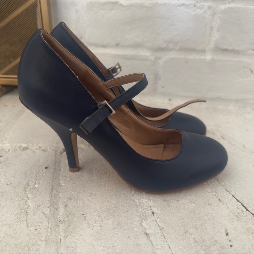 Navy Blue Mary Jane Heels Size 7.5 Strap Pumps Classic Career Shoes - Picture 6 of 9